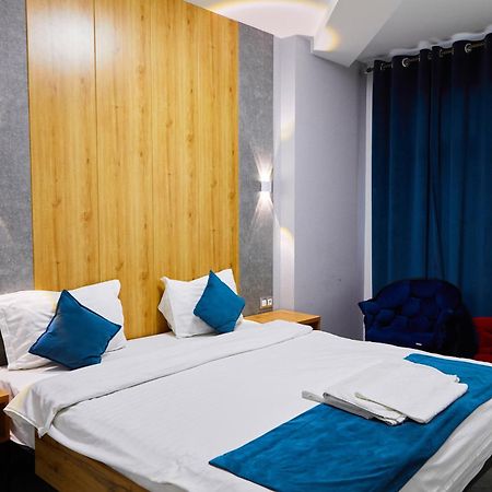 Art Plaza Hotel Tashkent Esterno foto