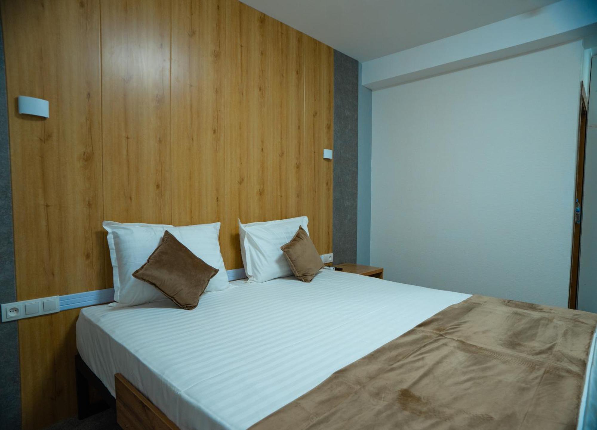 Art Plaza Hotel Tashkent Esterno foto
